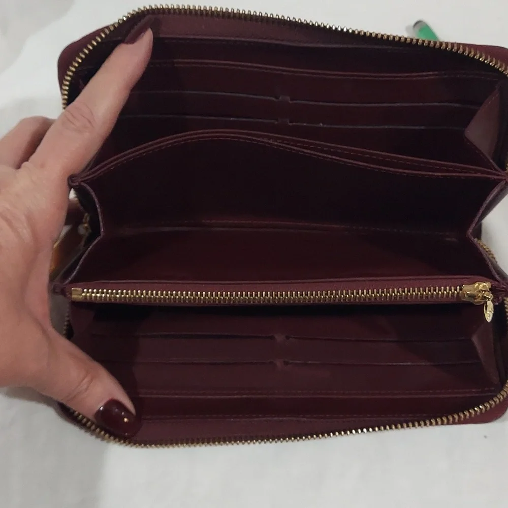 Louis Vuitton Monogram Vernis Amarante wallet zip